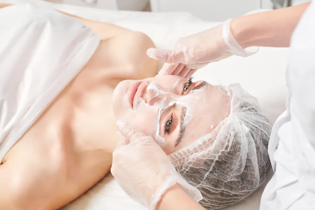 Peeling chemiczny - wygladzanie i odnowa skory twarzy w Sochoniach